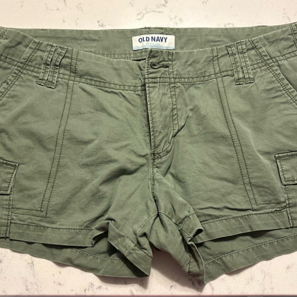 Old Navy Women's Olive Cargo Shorts